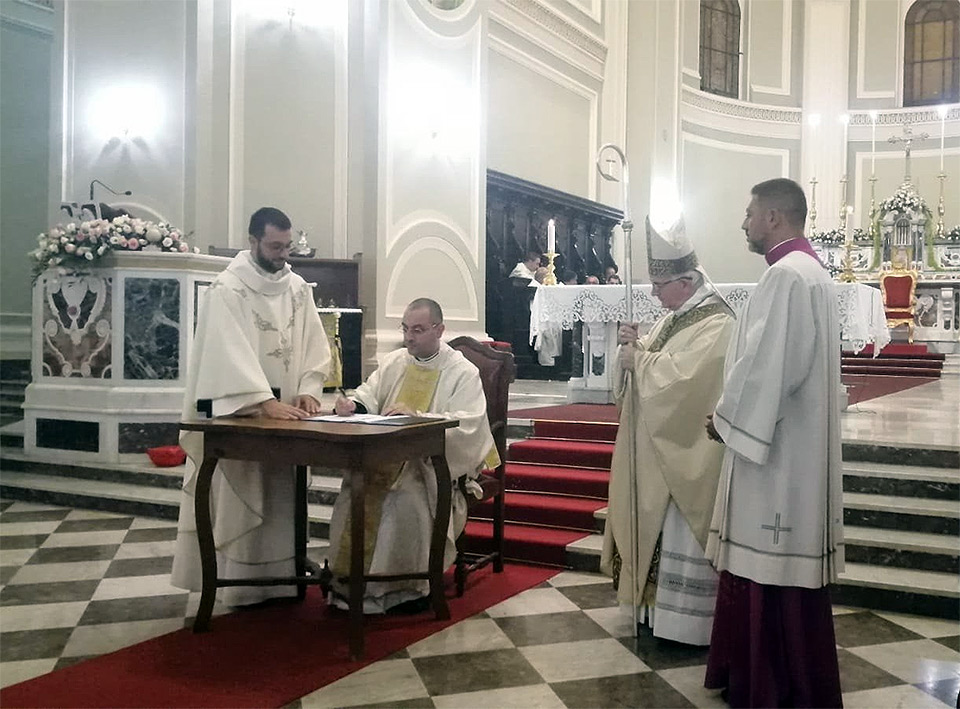 L’immissione canonica del nuovo Parroco don Giovanni Bruzzì nella Parrocchia San Nicola, Cattedrale-Santuario Maria SS. Annunziata, in Oppido Mamertina
