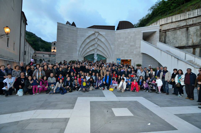 Oppido Mamertina offre l’olio per la lampada votiva di S. Francesco di Paola