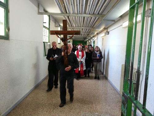 Il Vescovo Francesco con i carcerati a Palmi