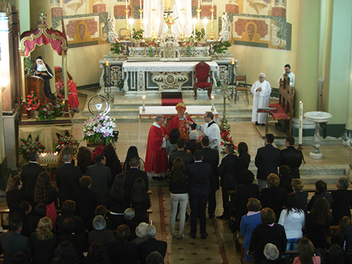 Oppido Mamertina: il Vescovo impartisce la S. Cresima nella Chiesa dell’Abbazia