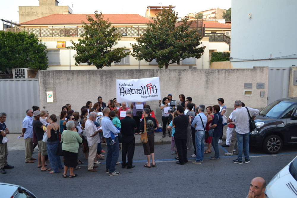 Cronaca del sit-in dell’Associazione “Collettiva Autonomia”