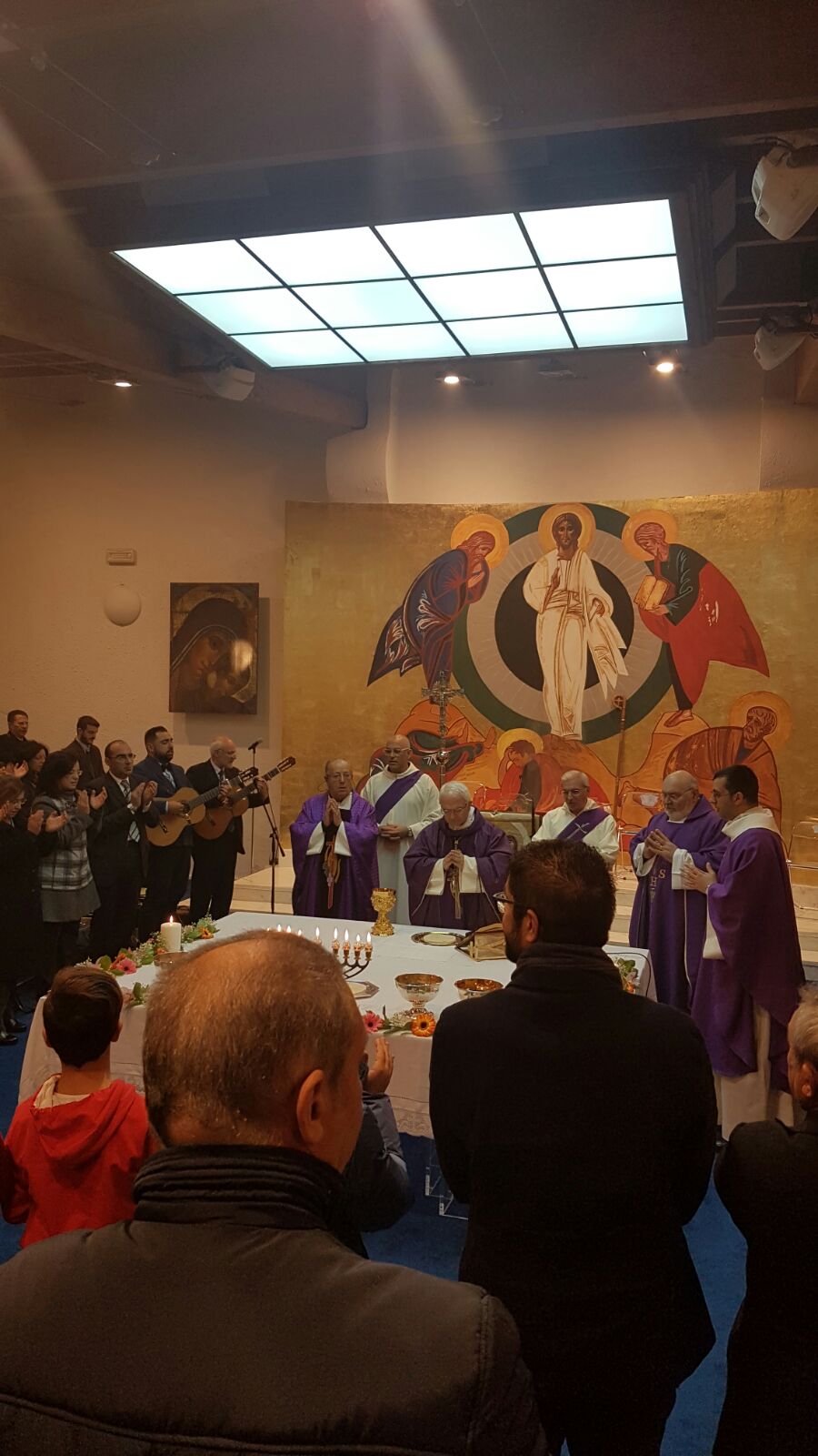 Il Vescovo presiede la celebrazione eucaristica in occasione del 40° anniversario dell’apertura del Cammino Neocatecumentale a Rizziconi