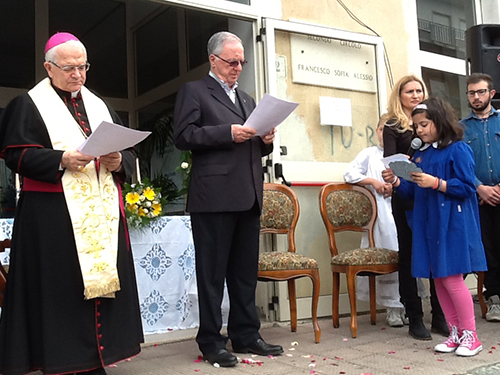 A Taurianova il Vescovo incontra gli insegnanti e gli alunni della Scuola Primaria dell’Istituto Comprensivo ‘Alessio-Contestabile’