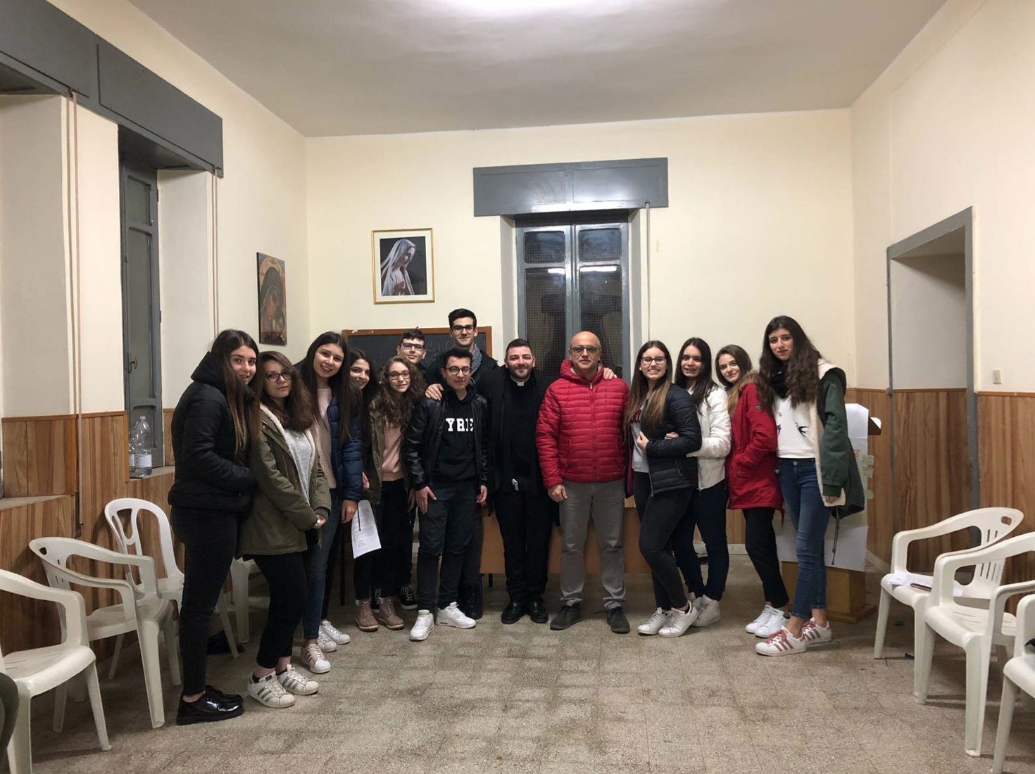 Il gruppo giovani ‘Flos Carmeli’ delle comunità parrocchiali Varapodio incontra l’incaricato diocesano del Sovvenire