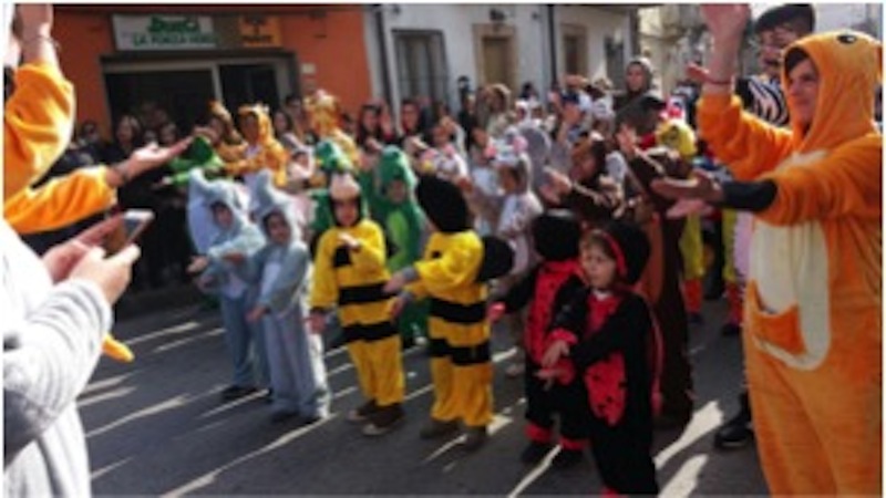 I ragazzi dell’ACR della parrocchia di Amato realizzano il sogno del carro di Carnevale