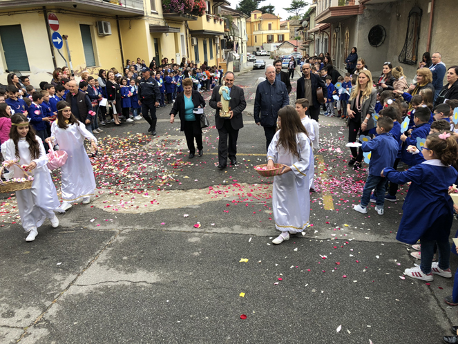 La Madonnina Pellegrina visita la Scuola